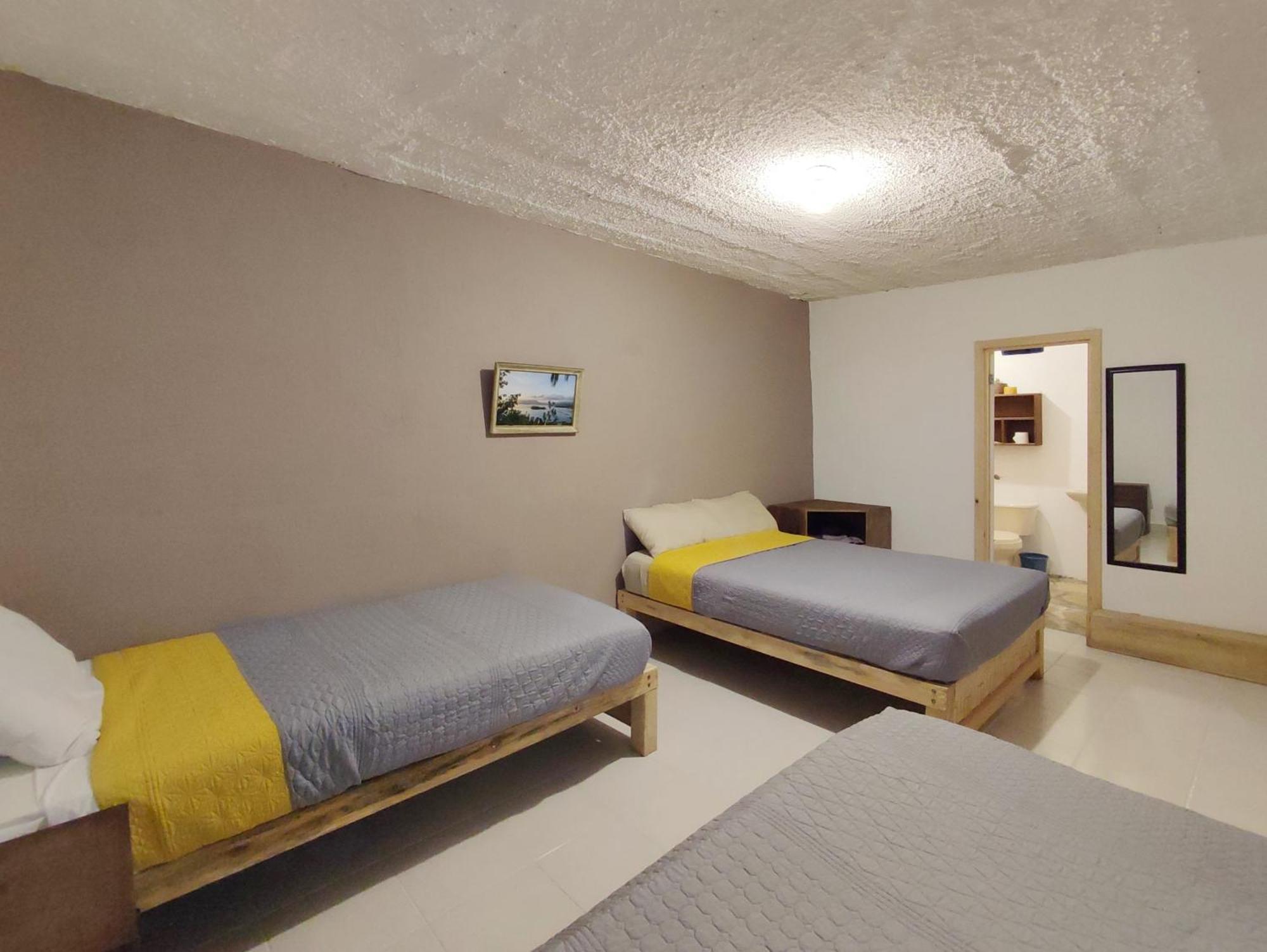 Hostal Ikal San Cristobal de las Casas Bilik gambar